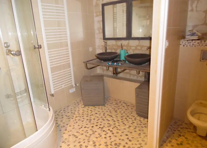 Le Compostelle Batiment La Renaissance * Courchamps