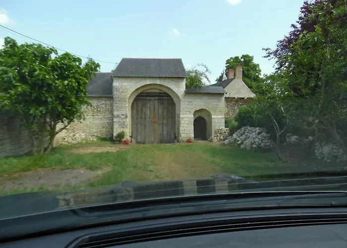 Le Compostelle Batiment La Renaissance * Courchamps