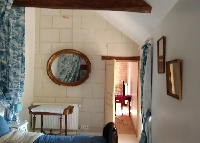 Le Compostelle Batiment La Renaissance *